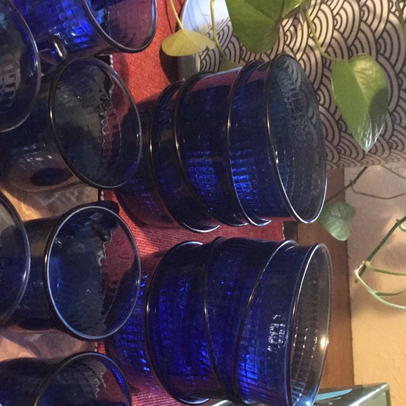 Full set of clear blue dinette set Beautiful in color - Picture 3 of 3